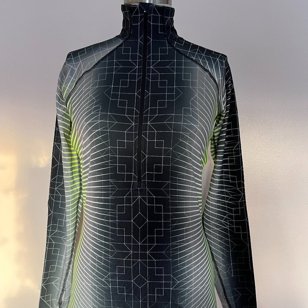 Nike Pro Dri-FIT Thermal 1/4 Zip Mock Neck Geometric Running Top Sz M